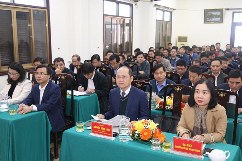 Phó Chủ tịch Thường trực UBND tỉnh Nguyễn Hồng Lĩnh và lãnh đạo một số sở, ngành, địa phương tham dự